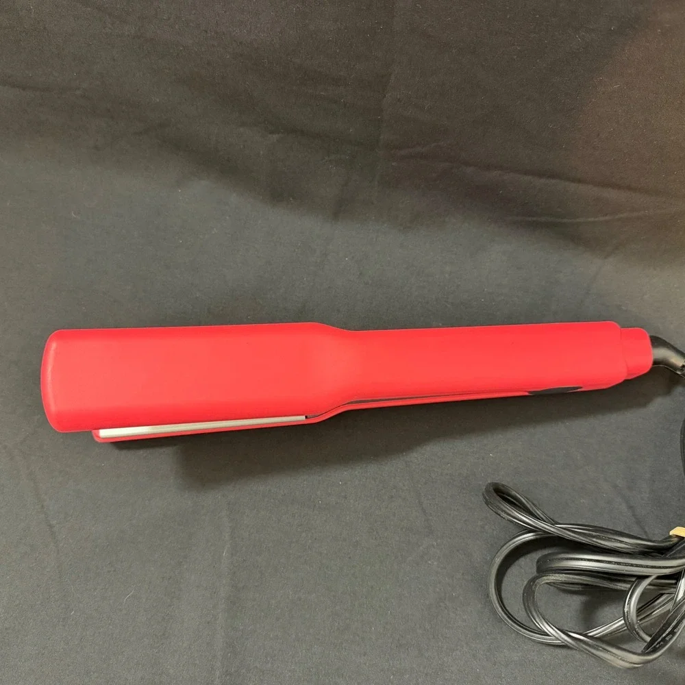 Remington Red Ceramic Flat Iron 1